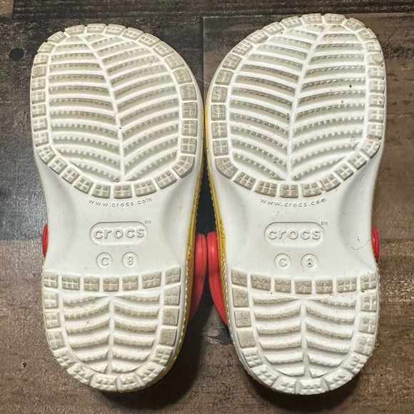 Winnie the Pooh Toddler Crocs - Picture 8 of 8